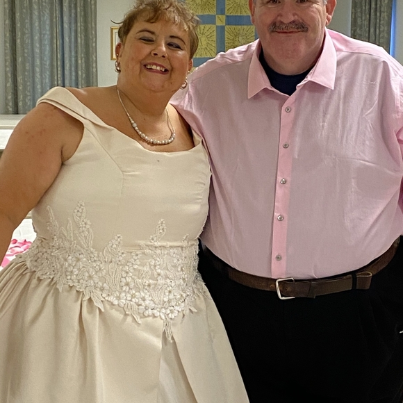 Wedding dress - Picture 3 of 3